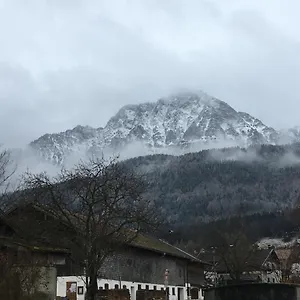 Haus Dananic Anger